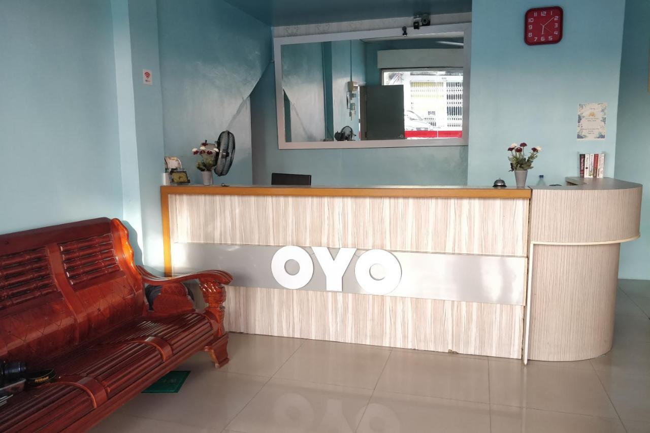 Oyo 89737 Hotel Tishoa Kampong Batu Tiga Eksteriør billede