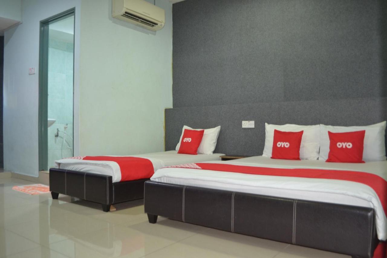 Oyo 89737 Hotel Tishoa Kampong Batu Tiga Eksteriør billede